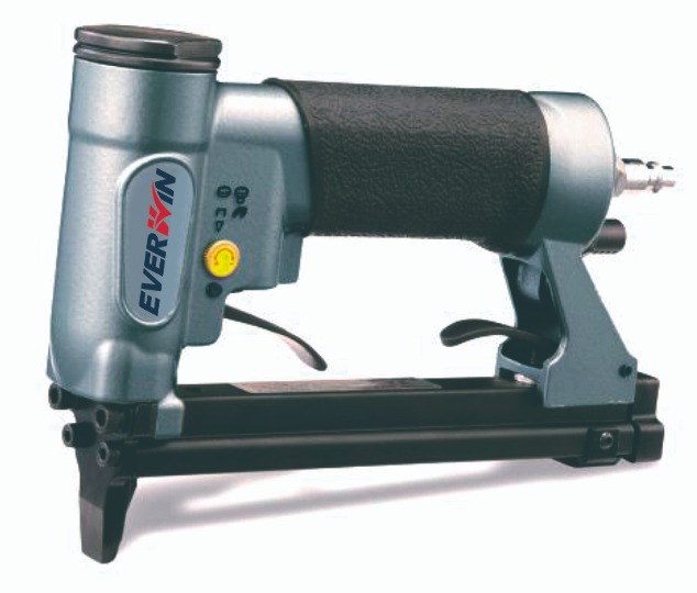 Grapadora Everwin Liviana US7116.A